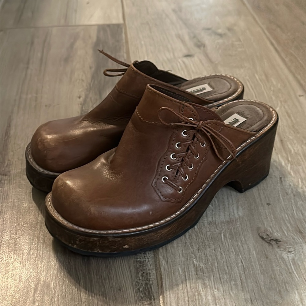 Steve Madden Brown Leather Platform Clogs